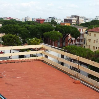 Montaggio ponteggi e parapetto